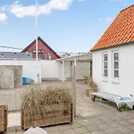 Goodje - 300m From The Sea By Interhome