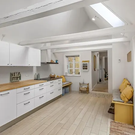 Goodje - 300m From The Sea By Interhome